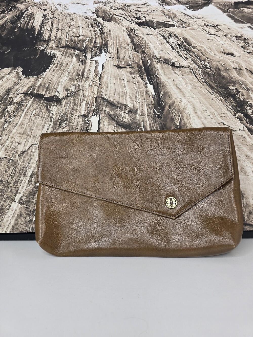 Nomadik Clutch